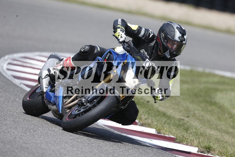 Archiv-2025/49 26.08.2025 Cornu Master School ADR/blau-bleu/0-4